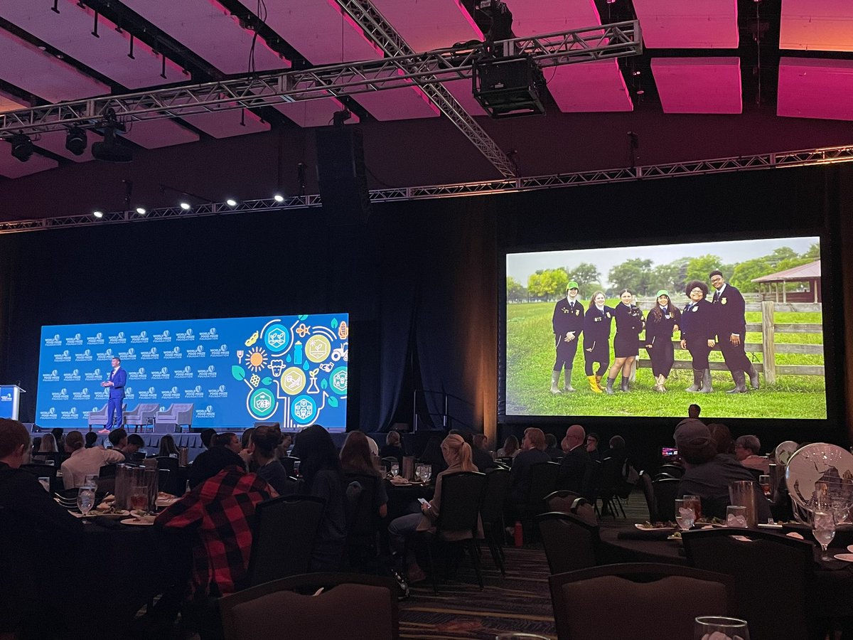 PflaumerGISA's tweet image. Student delegates have been busy networking and listening to panels from experts.