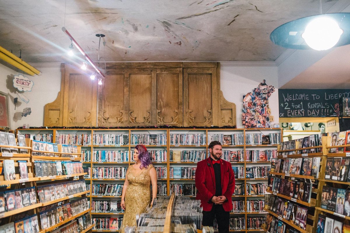 @Kaliebud @libertyhall Damn I didn’t realize the storefront had closed. We did some of our wedding photos in there.