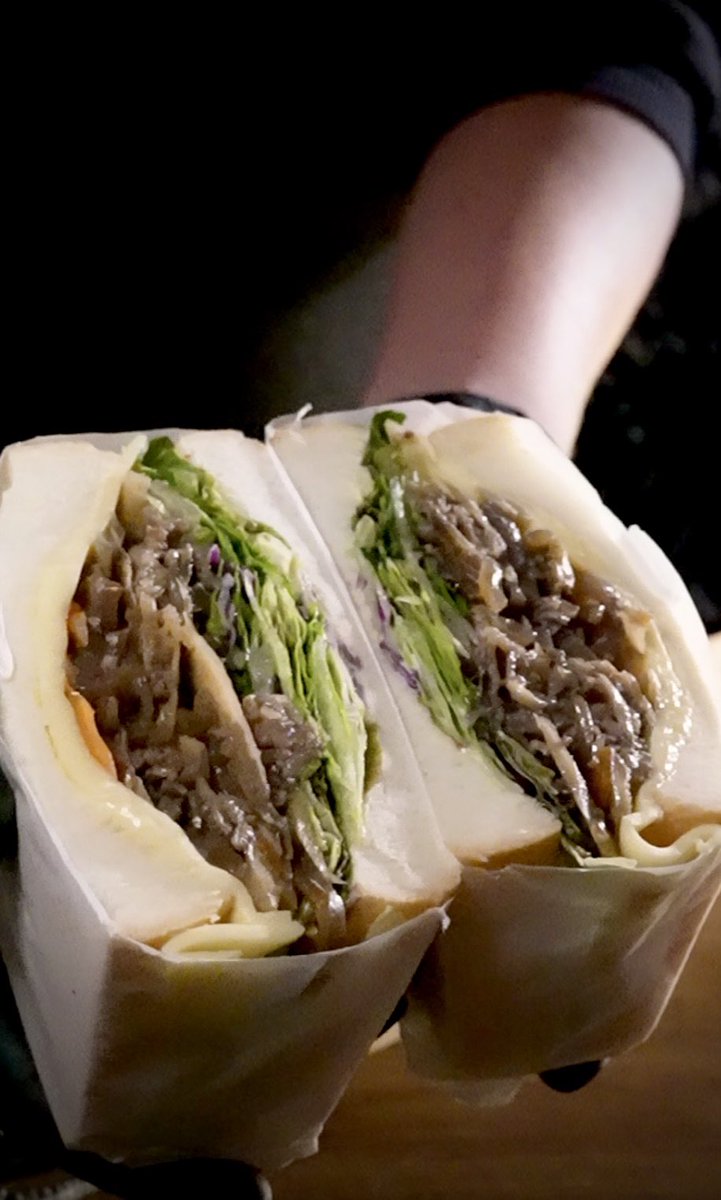 CrocosKitchen's tweet photo. 和もサンドイッチに合うんです🥪🇯🇵

特に牛ご���う🐂

もう少しニンジンが入ってると
彩も綺麗なのでオススメです☝️😁

#サンドイッチ #牛ごぼう #レンチン 
#おうちごはん #セブンイレブン 
#料理好きな人と繋がりたい 
https://t.co/V3o0JQc4bq
🔺レシピのせています https://t.co/PObU6eSyQB
