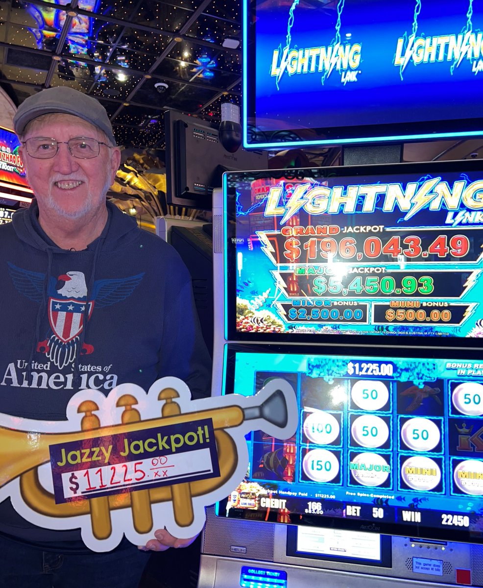 We'll call this one Jazzy Jackpot Johnny! Thursday just got a lot better for Johnny P. from North Carolina after hitting a $11,225 Jackpot! 🎰 🤑 🎺 ⚜️ #ComeOutAndPlay 21+ Gambling Problem? Call 1-800-Gambler