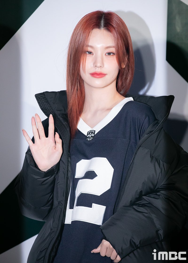 imbcenews's tweet photo. 있지 예지, 라이트퓨리 있지 #있지 #ITZY #예지 #YEJI [iMBC 직찍 17장]

⬇️고화질 Click Plz⬇️
https://t.co/UnRPEvKQnG https://t.co/Mwl60pviZT
