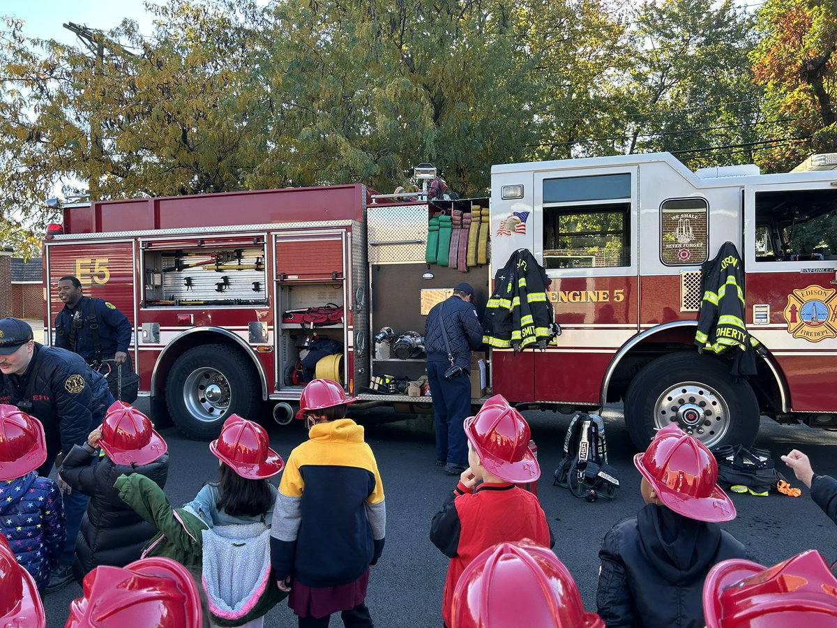 WashEdison's tweet photo. Thank you Edison Fire Department for visiting our kindergarten students this week to teach them about fire safety, show them the fire truck, and give each student their own hat! #wespride #WeAreOneEdison https://t.co/2RWpVuAHfp