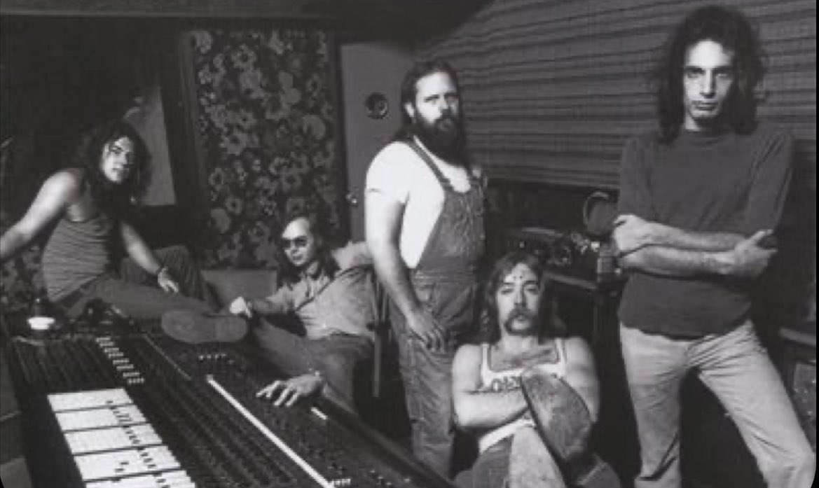 VINTAGE ROCK N’ ROLL 🎸 tweet media