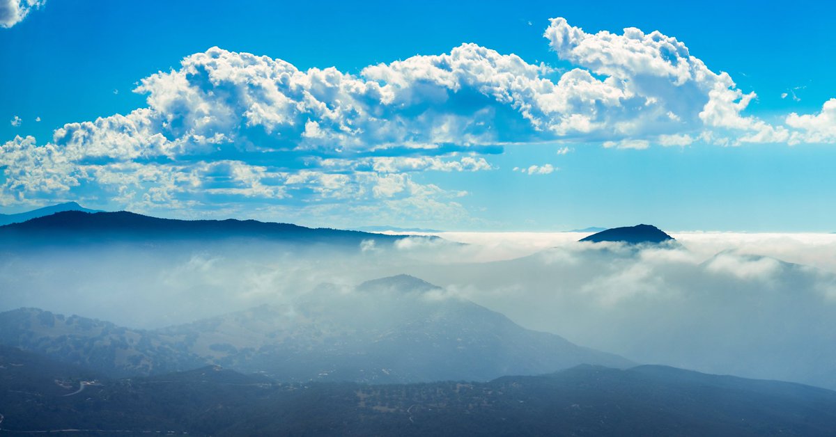Who said having your head in the clouds was a bad thing? ☁️
Skyscape captured by Craig Coker with the Alpha 7R V on the Airpeak S1.