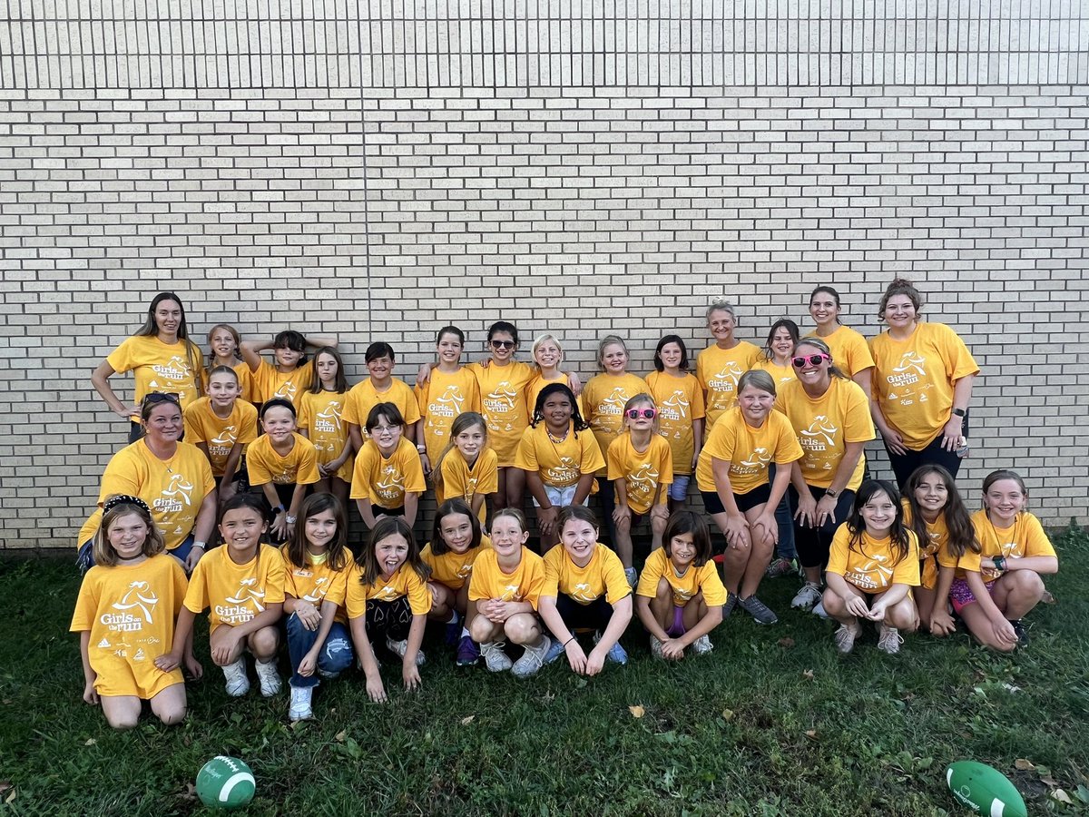 So proud of these #GirlsontheRun girls who went hard today at their practice 5k. @ADdolphins #GOTR #sharethegoodlps #LPSAD