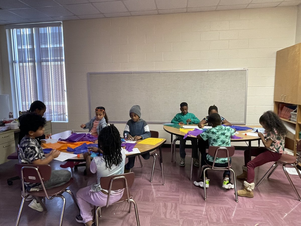 _keeper_of_book's tweet photo. Feelin batty 🦇 in ASEP today! @RCE_HCS https://t.co/0YqKaXoILs