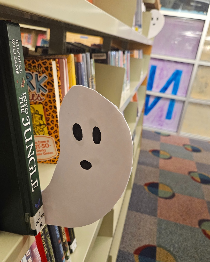 aacpl's tweet photo. The children's section at the Odenton Library is looking spooktacular! 🎃👻✨ #OdentonLibrary #ChildrensSection #HalloweenFun https://t.co/1scqG0lFfV