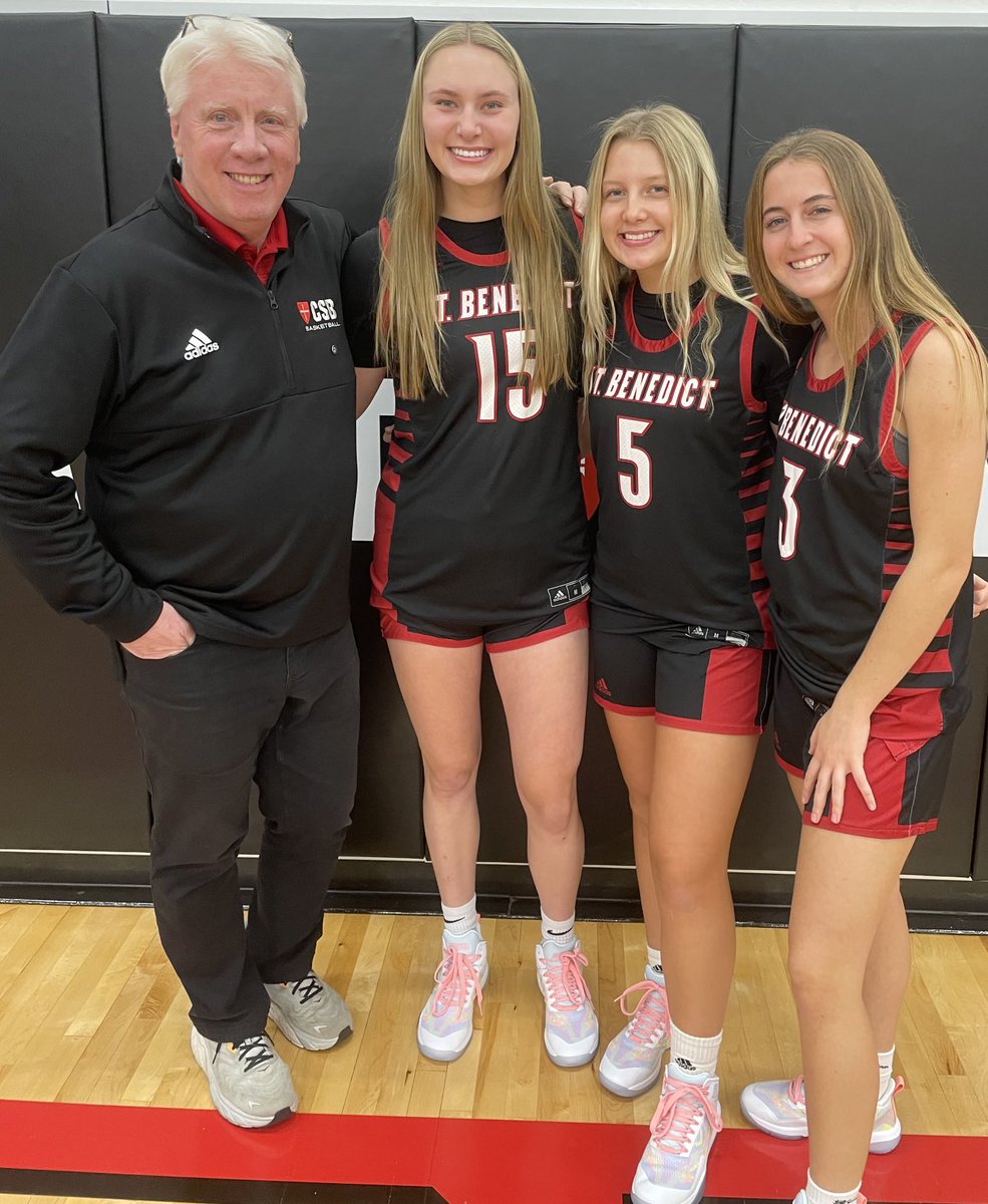 CSBBasketball's tweet photo. Picture night 2023-24 😎 - a tremendous trio of seniors 🏀 https://t.co/kCjaqlm8oO