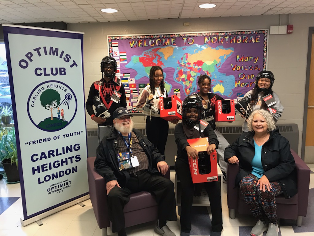 Thank you to the Carling Heights Optimists for donating 40 helmets to our Grade 7/8 skating program, giving students the opportunity to skate this year (many for the first time!). ⛸⛸ Thank you, as well, to <a href="/PetesSports/">Petes Sports</a> for providing a generous discount! #donation #giving #TVDSB
