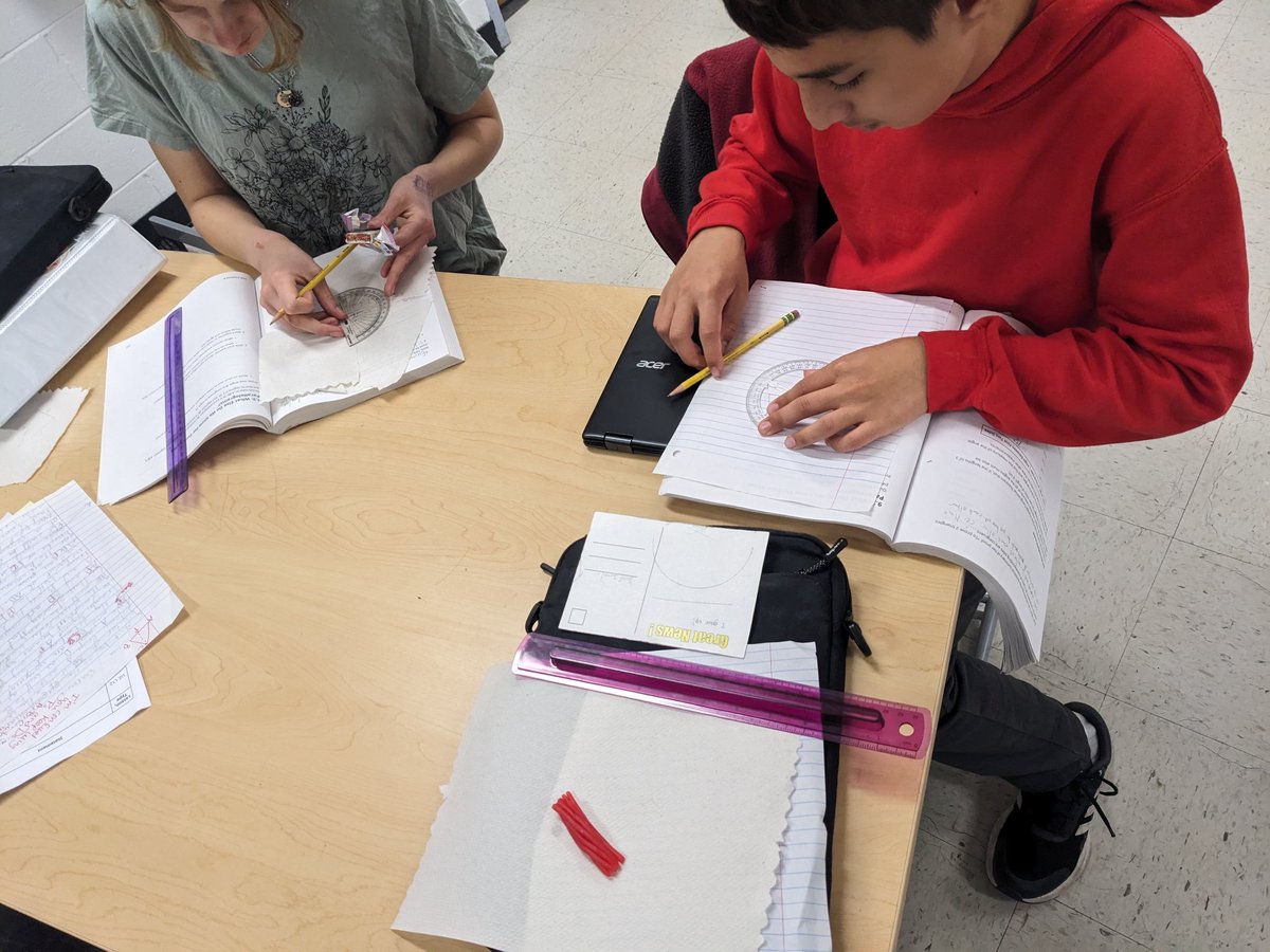 TracyGroark's tweet image. Geometry proofs are A LOT... We made them a little more fun proving SSS Triangle Congruence Theorem with Pull'N'Peel Twizzlers. #geometry #grade8 #math #IM #ccsd59 #twizzlers