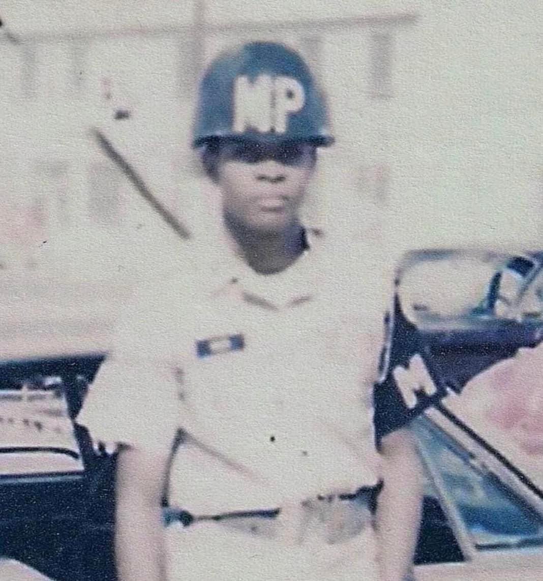 JJYoungMusic's tweet image. Poppa went on to be with the Lord this evening. Please pray for our family. We are heartbroken, but know that he is walking with Jesus now.