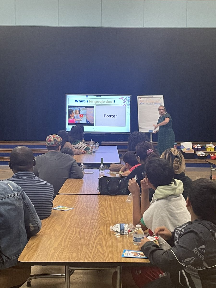 Nuestras familias están aprendiendo sobre los beneficios de nuestro Programa de Idioma Dual. 

Our families are learning about the benefits of our Dual Language Program. Thanks <a href="/KeeneyHorsch/">Serena Keeney-Horsch</a> for planning a wonderful presentation! 

#bilingual #biliteracy #wgescougars