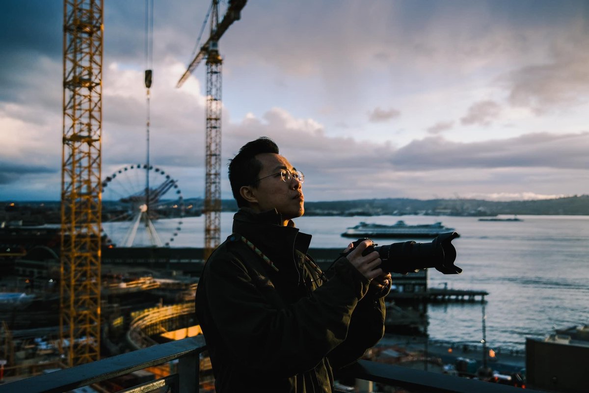 RoomUpFront's tweet image. Please welcome #RUFMentee Galileo Cheng a photojournalist in the diaspora from Hong Kong to Vancouver. He has taken photos of protests and social activism since 2007.