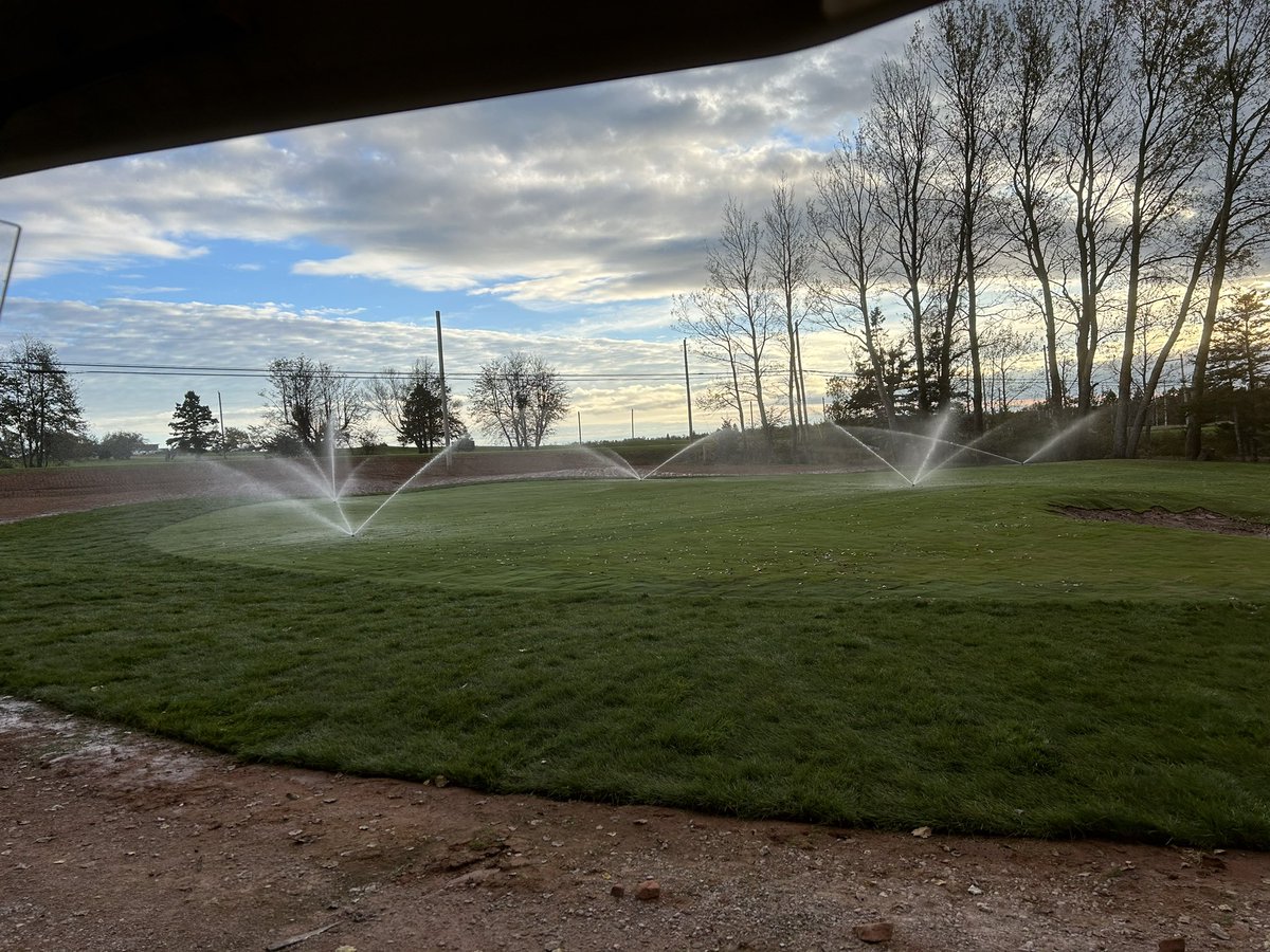 a_taylor78's tweet image. Lots on the go the last 6 days. Stripped 5400 sqft off our existing 8th green. Completely reconstructed a new green and layed over 15000 sqft of bent 5000 sq ft of 50/50 bluegrass fescue mix. Planning to hydro seed what’s left. #newgreen #fallproject #betterdrainage