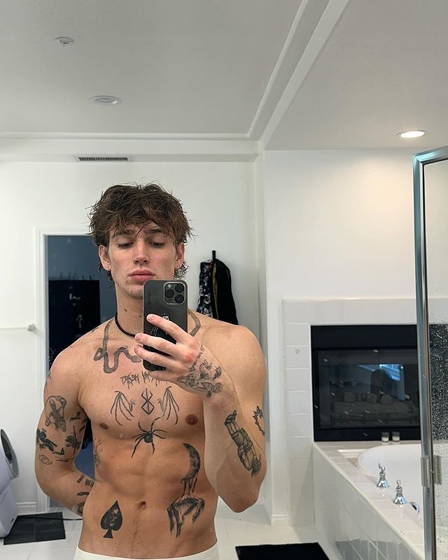 𝙖𝙙𝙧𝙞𝙚𝙣𓃠 tweet media