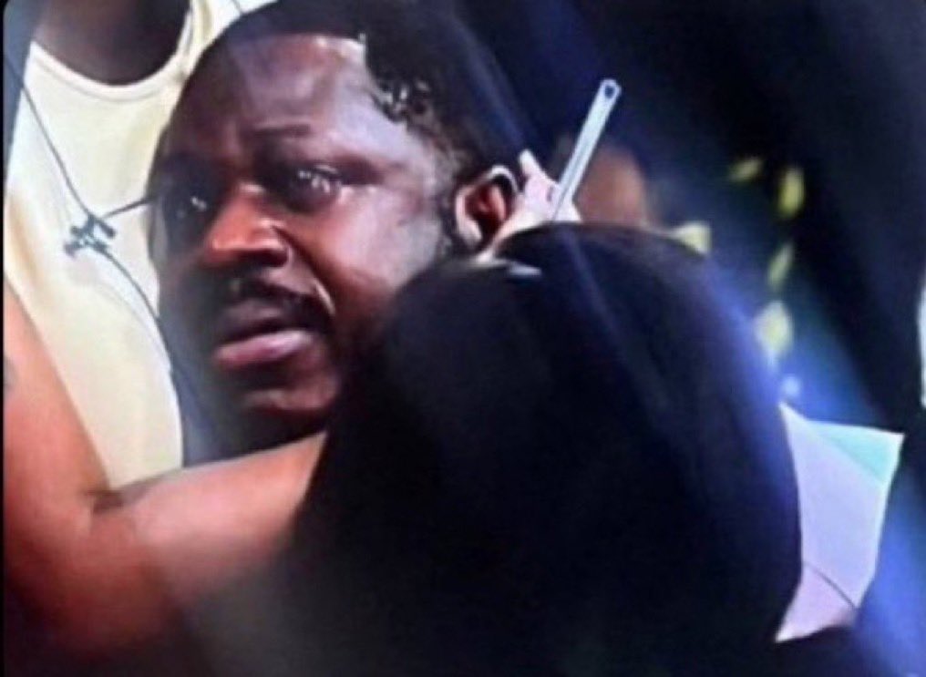 Humour Verse tweet media