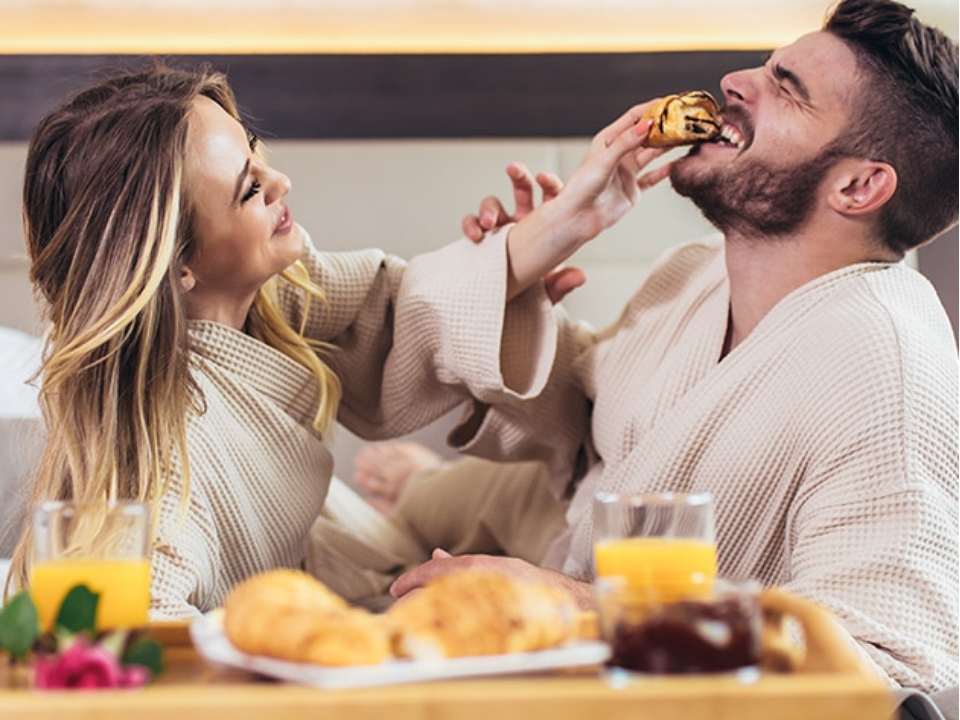InterConCLE's tweet image. Planning for the memorable #FallGetaway? Our Staycation Package covers you with exclusive perks such as full breakfast for up to two adults sharing a room plus 1,000 bonus reward club points per night of stay. #InterCONCLE #Cleveland #Ohio bit.ly/2WhWKaq