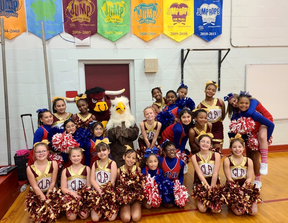 CLAchargers's tweet photo. CLA and MNE cheerleaders have spirit! #teamcheer @MNElementary https://t.co/mUBUaQMiWV