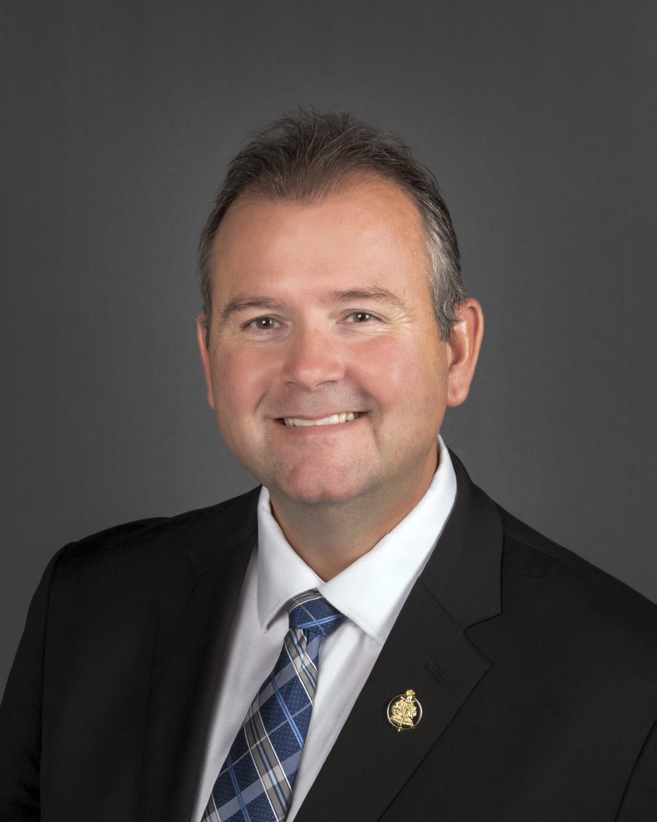 WayneEwaskoMLA's tweet photo. Earlier this week I had the honour of being sworn in as the Member of the Legislative Assembly for the Constituency of LacduBonnet. An incredible area of the province to live, work, play and raise a family!! Thank you! 🙏 #EasternMB #mbpoli https://t.co/OHcQzQyDhJ