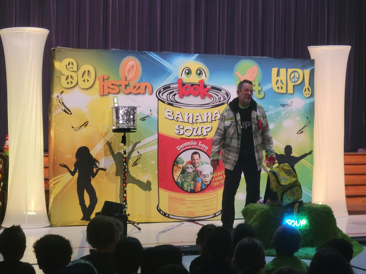 Dooley2nd's tweet photo. Thank you DooleyPTA! We had Dennis Lee and NaNa Pudding here at Dooley. We had a blast! 
#DooleyGameOn https://t.co/bHSQunwxef