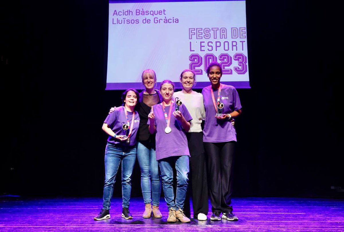 L’esport forma part de l’essència de Gràcia. Felicitats als esportistes reconeguts a la Nit de l’Esport! 

<a href="/CEEuropa/">Club Esportiu Europa</a> <a href="/CBPedagogium/">CB Pedagogium</a> <a href="/DragonsGamingec/">Dragons Gaming Barcelona</a> <a href="/EuropaEsports/">CE Europa eSports</a> <a href="/ce_sallegracia/">Club Esportiu La Salle Gràcia</a> <a href="/cncatalunya/">CNCatalunya</a> <a href="/HandbolClaret/">Handbol Claret</a> <a href="/ccg_barcelona/">Club Ciclista Gràcia</a> <a href="/BasquetLldG/">Bàsquet Lluïsos</a> <a href="/cbcoll/">cbcoll</a> <a href="/tres_peons/">Escacs Tres Peons</a> <a href="/safaclaror/">Bàsquet Safa Claror</a> <a href="/VGBasquet/">VedrunaGràciaBàsquet</a>