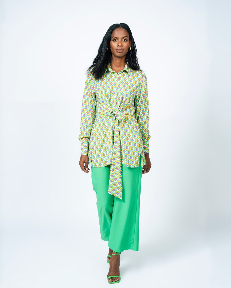 soniamugabo's tweet image. Meet the "Ugi" Set, a fashionable ensemble that combines a printed button-down shirt with a tie knot detail and comfortable green pant culottes.

#soniamugabo #Xcollection #madeinRwanda #ss24 #africanfashion