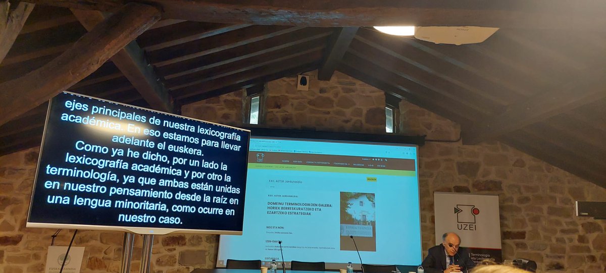 aeter_org's tweet photo. El presidente de @plazaberri nos da la bienvenida a la jornada en #euskera, con subtítulos generados automáticamente. La tecnología siempre al servicio de la comunicación. https://t.co/nM3zgKHwf3