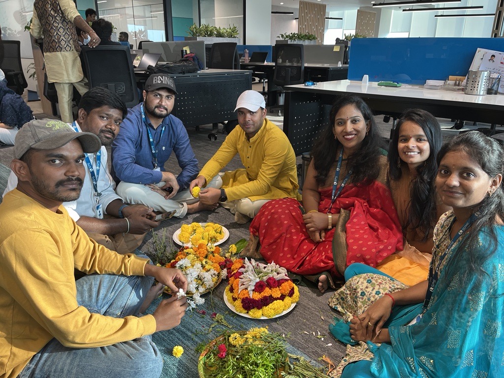 SinglepointSol1's tweet photo. 🌟 Glimpse of Dussehra and #Bathukamma Celebrations at SPS!

Sharing a glimpse of our festive spirit at Singlepoint Solutions . The office was adorned with vibrant colors as we celebrated Dussehra and Bathukamma. It was a joyous occasion filled with laughter and fun. https://t.co/ZjjSNSAtS8