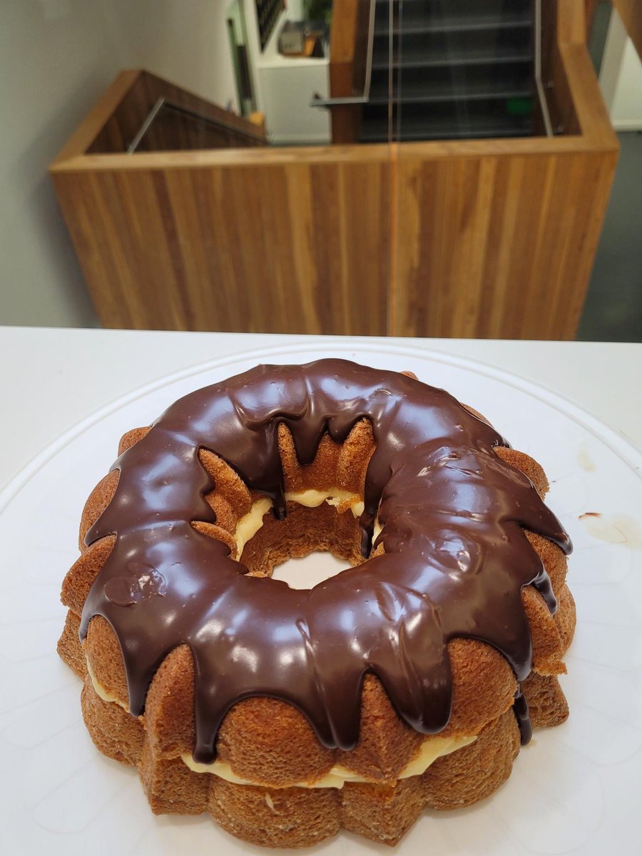 Tang Lab, Oxford (@tanglaboxford) on Twitter photo We 💕beta-barrel proteins (see sciencedirect.com/science/articl… and sciencedirect.com/science/articl…)
We also 💕beta-barrel cakes with extracellular chocolate loops! 🤣
Many thanks and congratulations <a href="/rjonesy4/">Rebekah Jones</a> on your first PorB paper!! We 💕beta-barrel proteins (see sciencedirect.com/science/articl… and sciencedirect.com/science/articl…)
We also 💕beta-barrel cakes with extracellular chocolate loops! 🤣
Many thanks and congratulations <a href="/rjonesy4/">Rebekah Jones</a> on your first PorB paper!!