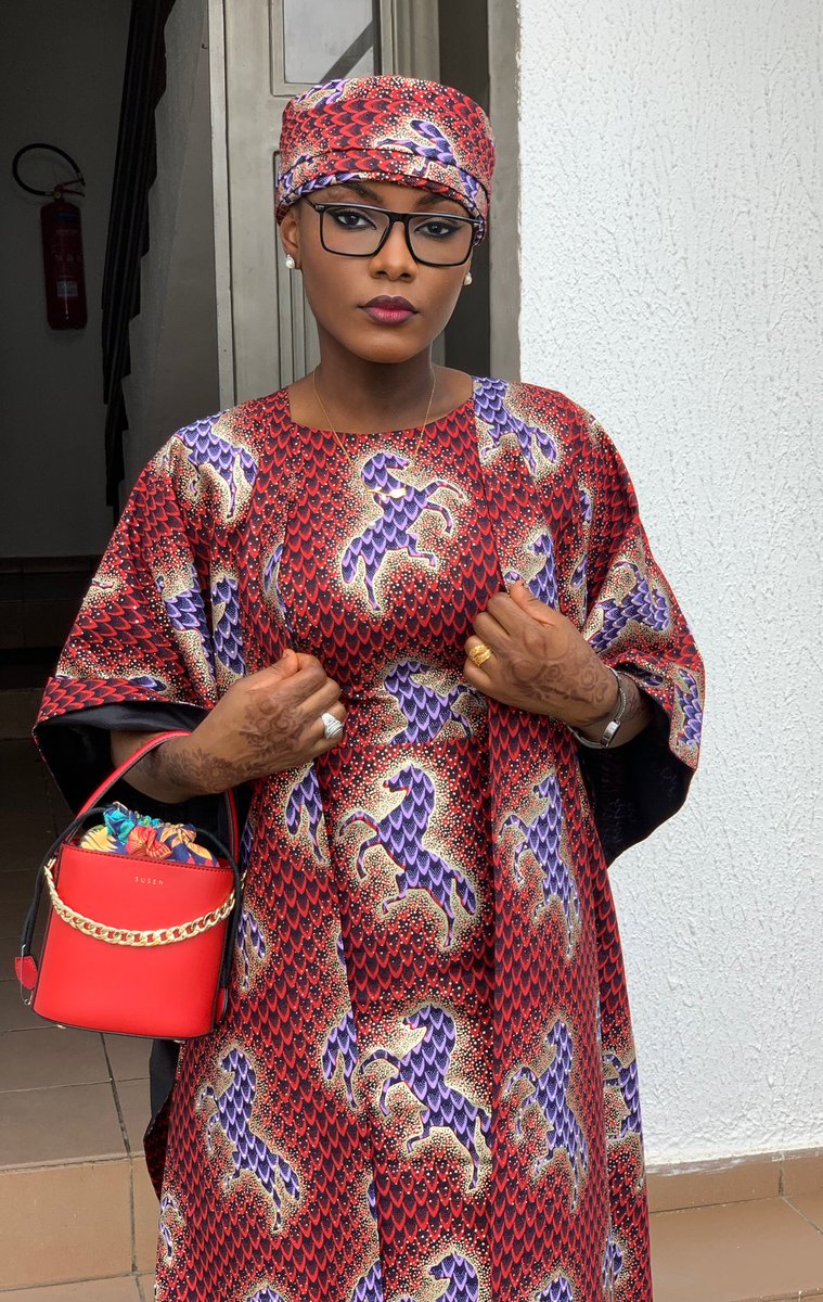 beelyy__'s tweet photo. Nothing to see here 
Just a random Friday post, appreciating my Mummy and Daddy for a job weldone👏🏽😁🙃 https://t.co/watWbgMmXw