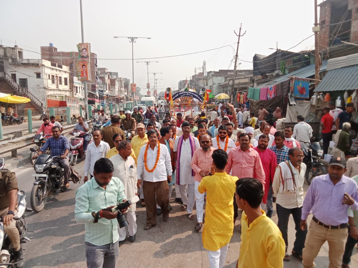jpsahuofficial's tweet photo. भगवान जगन्नाथ स्वामी, मां कर्मा देवी साहू राठौर जनजागृति अधिकार रथ यात्रा का हैदरगढ़, जिला बाराबंकी में स्वागत हुआ
#Maakarmadevi #JagdishPrasadSahu #Sahu #SahuSamaj #Tailik #BJP #BharatiyaJanataParty #NarendraModi #Modi #Yogiadityanath #BJPGovernment #BJP4India #PMOIndia https://t.co/TDitWA9LyH