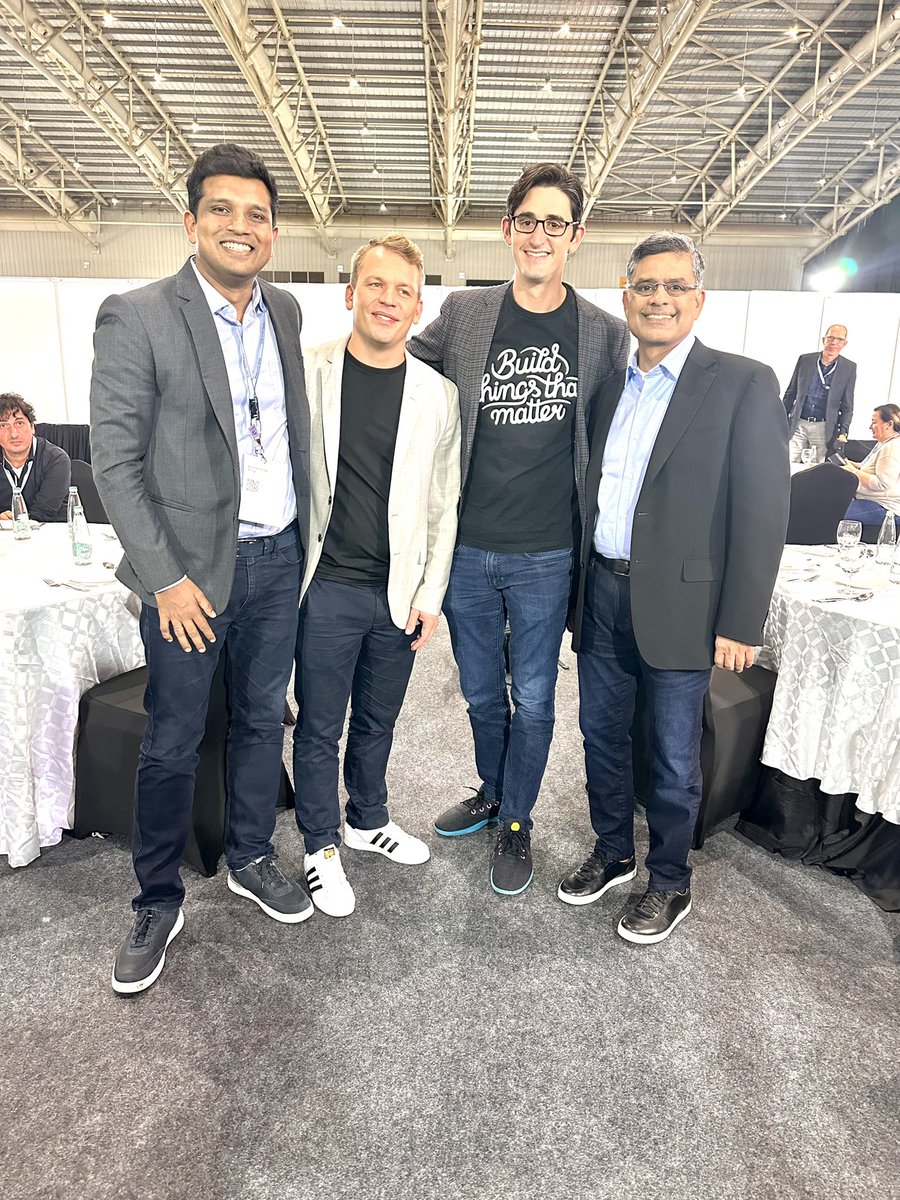 anzieee's tweet image. Great catching up again with @pheartig @maxwellelliot @sivasundaresan at #SAPTechEd2023