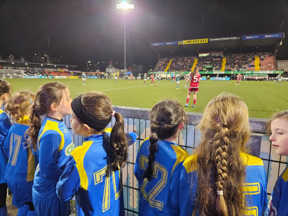 CarryduffColts's tweet photo. Great to have our 2015 girls play a mini match at half time of the Northern Ireland Women’s match against Hungary at Seaview on Tuesday ! 💙⚽️💛 https://t.co/lI0UHl2no0