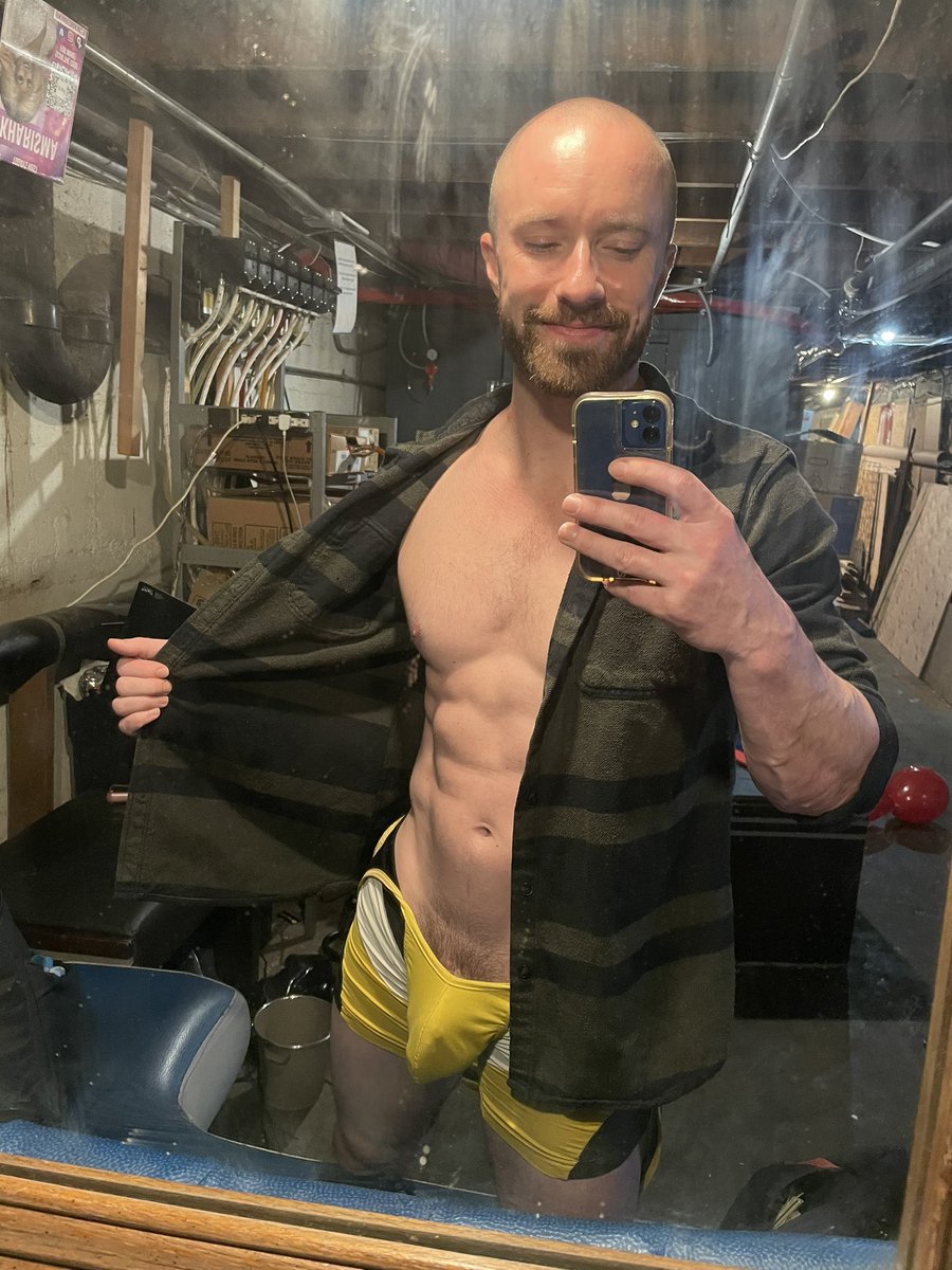 ethanelliottxxx's tweet photo. Another night for the record books. Started off slow and ended up great 😌 #stagpdx https://t.co/GCy7PKhk1o