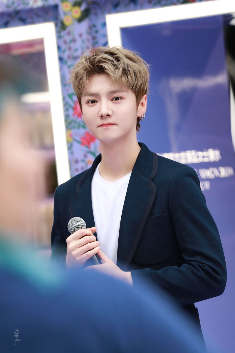 hanri420's tweet photo. 231103 #Gucci #Luhan ❤️今日もかっこいい🥰
#鹿晗　#ルハン https://t.co/0JJ2jFqQd2