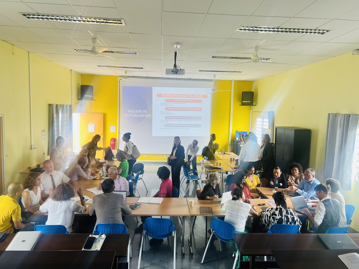 CTegali's tweet photo. Plan langues : Pôle territorialisé ouest : Les réalités des micro territoires au cœur de la réflexion des cadres école-collège-Lycée pour la cohérence  des parcours renforcés en langues étrangères et régionales : du bilinguisme vers le plurilinguisme. @pf_mourier @IsabelleLeguy https://t.co/q6pDxO4ZdI