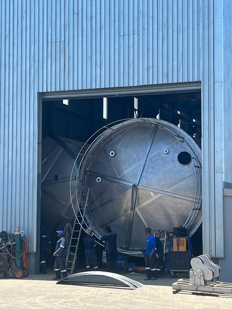 Metal_Tank_Ind's tweet image. Some of our Big Boys, waiting to come out of the Factory …

#stainlesssteel 
#bulkstorage