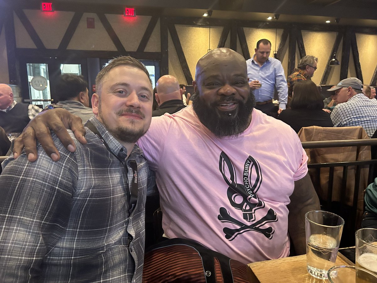 PMountstephens's tweet photo. First stop on the #birdsflyhome Tour Philly trip, just meeting @darealtank78, that’s all! What a guy! #FlyEaglesFly
On to the stadium tour today and a few British and Irish Eagles ‘media obligations’ 🤣 🎥 👀 https://t.co/jtdYwhtnBV