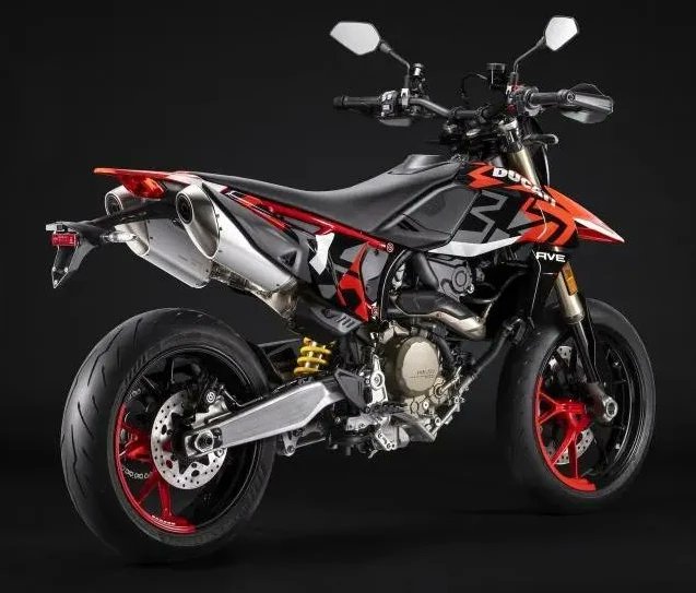 javamotorland's tweet photo. Ducati memperkenalkan Ducati Hypermotard 698 Mono #ducati #ducaticorse #desmodromic #ducatisuperquadro #ducatisuperquadoromono #superquadro #superquadromono #javamotorland #ducatihypermotard #ducatihypermotard698 #ducatihypermotard698mono #hypermotard698 #hypermotard698mono https://t.co/epho5zRUJ4