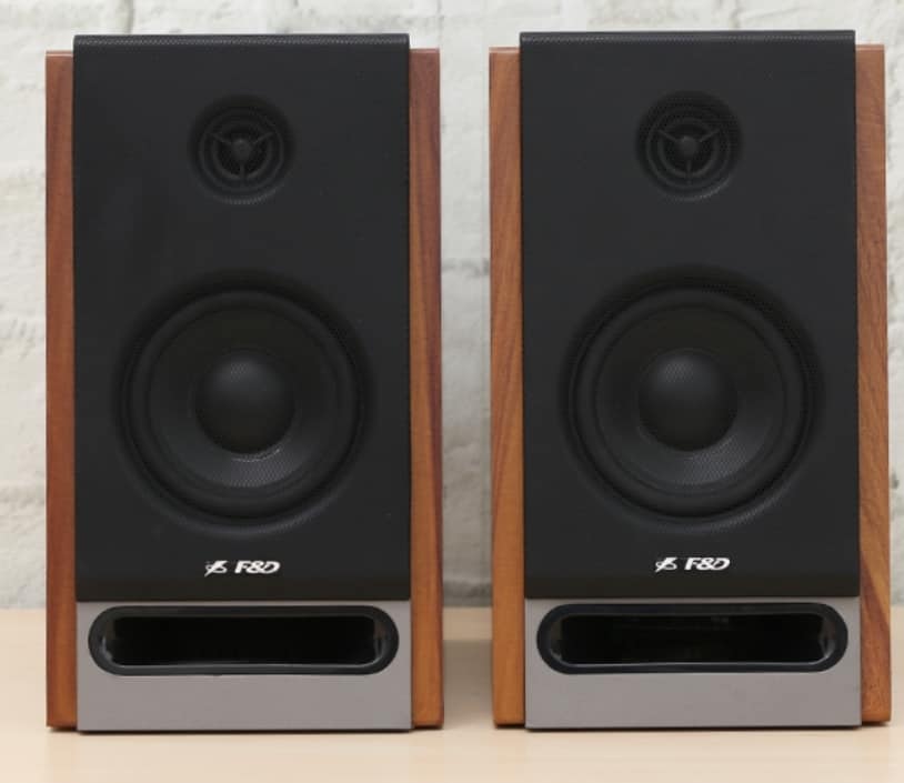 xom_nghien's tweet photo. How to merge two speakers into one portable speaker? In this case, I use two #bookself #Fenda #R26BT
If you want to merge two speakers into one portable speaker, you will need some tools and materials, such as a soldering iron, wires, a drill, a screwdriver, and a plastic or metal enclosure. Here are the steps to follow:
1. Open the speakers and remove the drivers, the circuit boards, and the batteries. Be careful not to damage any components or wires.
2. Drill holes in the enclosure for the drivers, the power switch, the charging port, and the audio jack. Make sure the holes are aligned with the components and fit snugly.
3. Solder the wires from the drivers to the circuit boards, and from the circuit boards to the batteries, the power switch, the charging port, and the audio jack. You may need to extend some wires or use a splitter to connect both circuit boards to one power source and one audio input.
4. Secure the components inside the enclosure with screws or glue. Make sure there is enough space for air circulation and heat dissipation.
5. Close the enclosure and test your portable speaker. Enjoy your music!