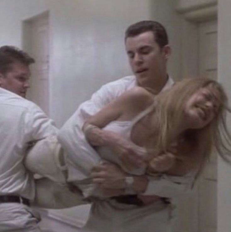 theironlyangel's tweet photo. Seeing people skinnier than me irl and knowing they didn't have to starve themselves to look like that https://t.co/TCWxzrAOVN