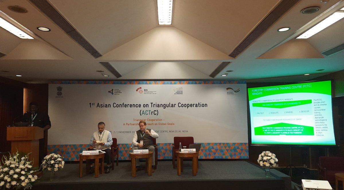 susheco's tweet photo. Andrews Okrah, Forestry Commission Training Centre (FCTC), Ghana highlights #TrC #Sustainability #LiFE #bambooEnterprises #CapacityBuilding #TechnicalCooperation #Technologies  at the IV plenary session on LiFE, Economy &amp; Environment of #ACTrC @RIS_NewDelhi @Sachin_Chat @gpi_tri https://t.co/4HDmkedBdJ