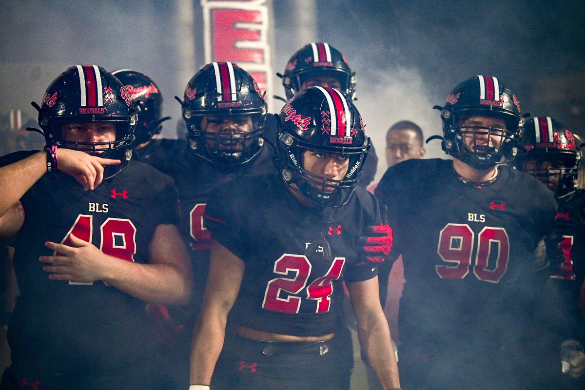 Senior night and a big win for <a href="/BengalLifestyle/">Braswell Bengal Football</a> ! Congratulations to all the seniors on never giving up this season! #keepchoppingwood 🪓