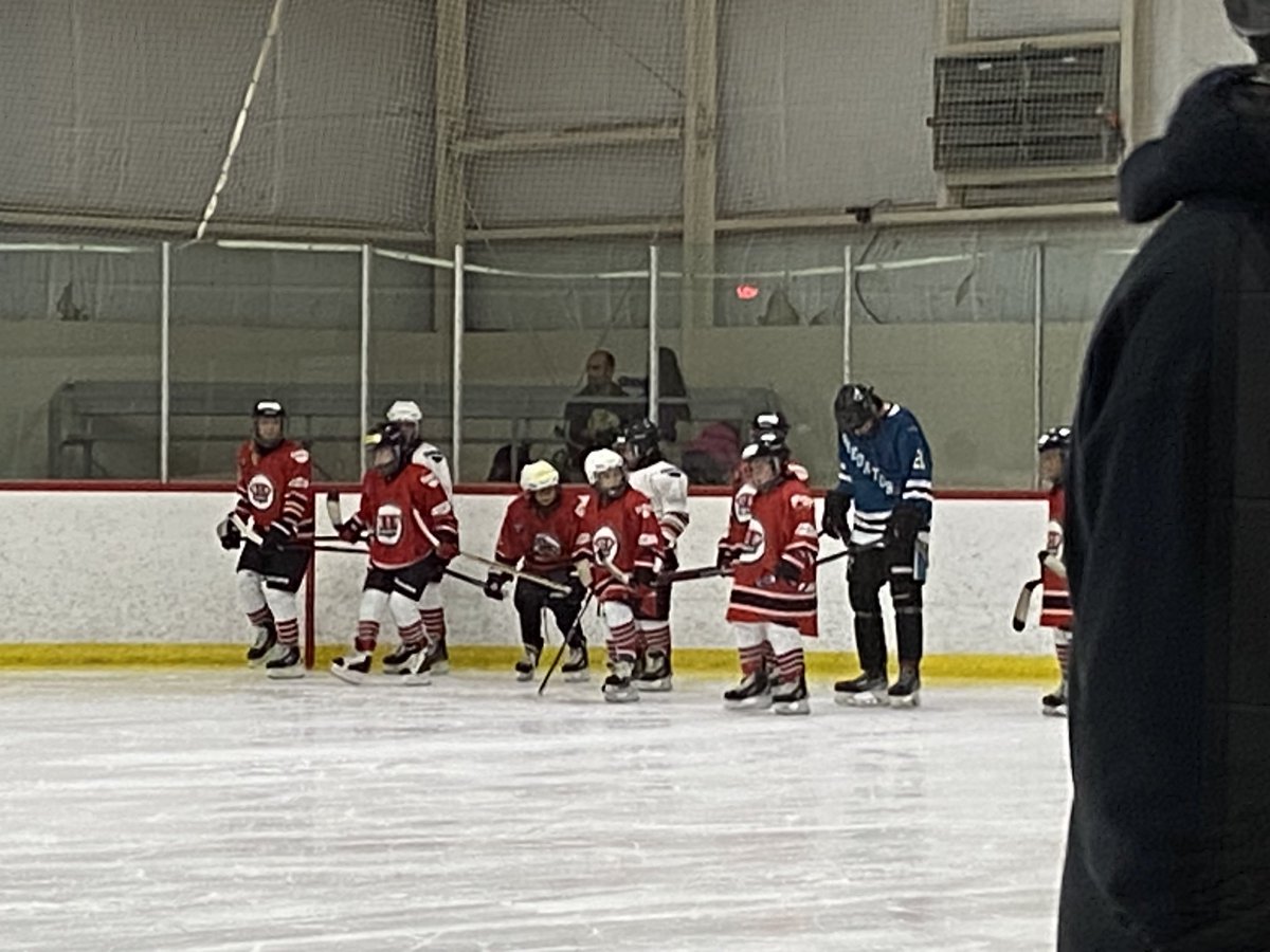 kathelburt's tweet photo. I had a blast today during my @SaanichPolice volunteer community shift in #Saanich @ Pearks Arena where I got to help the kids lace up to take part in #HeroSkate. Great to see @SaanichPreds out supporting the kids too.
#KidsSkate #HeroSkate #GiveBack #Volunteer https://t.co/NkxelF9YDd