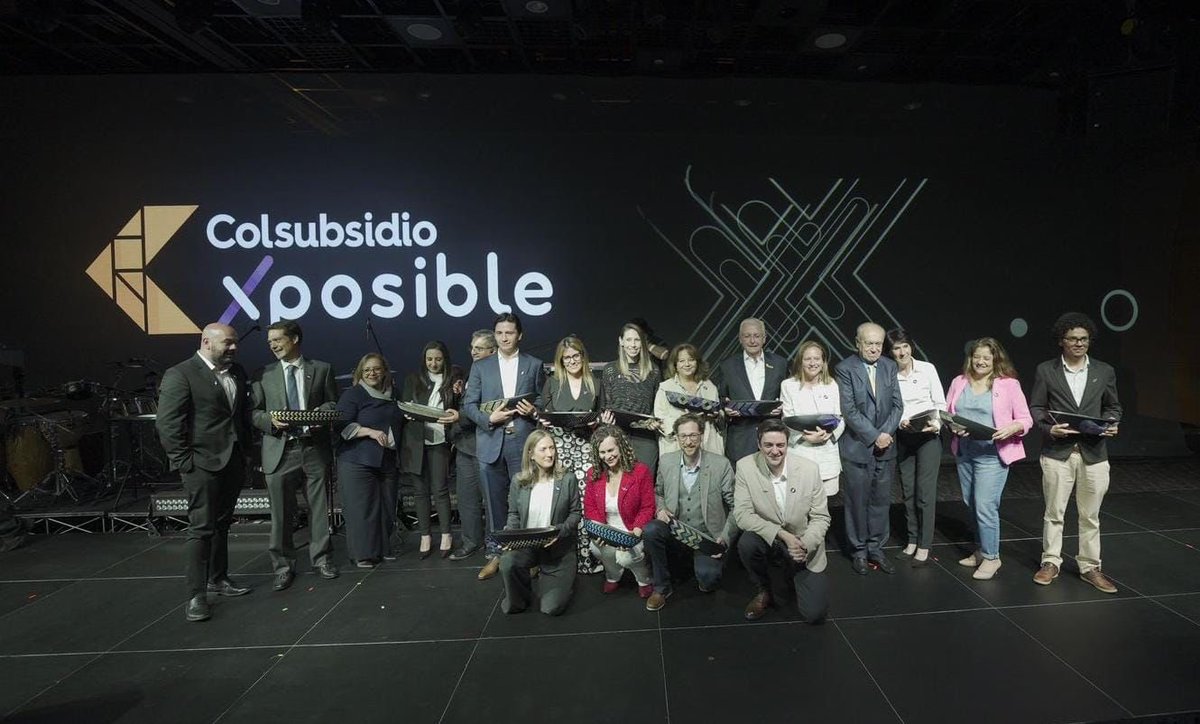 @UNALOficial @postobonoficial @OracleLatam @Alpina @Ecopoop @FedeCafeteros @homecenter_cl @asocolflores @acoturcol @Grupo_Nutresa @Fonseca En un evento memorable, #Xposible2023 Colsubsidio reconoció el trabajo por la sostenibilidad de 15 empresas en Colombia. Se postularon en total 257 compañías de diferentes sectores y de todos los departamentos del país. Estos esfuerzos sin duda contribuyen al cambio social.