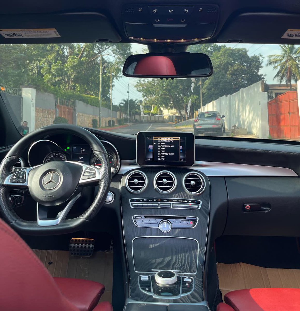 KofiTearz's tweet photo. 2017 C300 freshly cleared fully loaded 
Keyless entry 
AMG /4matic
Panoramic roof
Push start 
Red interior 
Sports steering
Apple CarPlay 
 350k
0557763171 https://t.co/GxHoPv2rNp