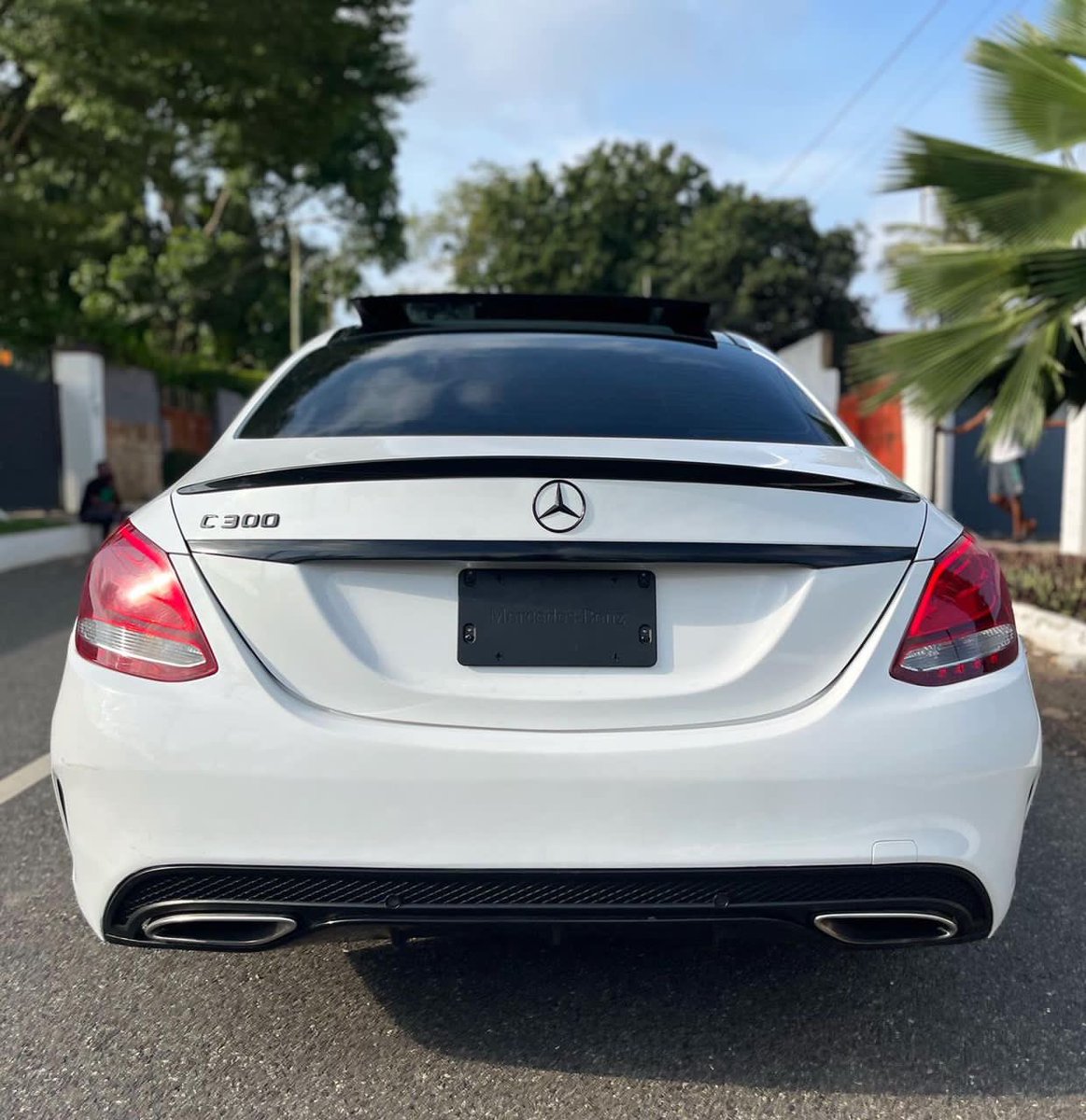KofiTearz's tweet photo. 2017 C300 freshly cleared fully loaded 
Keyless entry 
AMG /4matic
Panoramic roof
Push start 
Red interior 
Sports steering
Apple CarPlay 
 350k
0557763171 https://t.co/GxHoPv2rNp