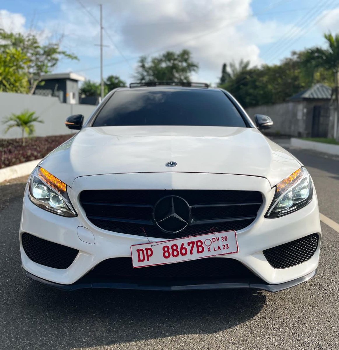 KofiTearz's tweet photo. 2017 C300 freshly cleared fully loaded 
Keyless entry 
AMG /4matic
Panoramic roof
Push start 
Red interior 
Sports steering
Apple CarPlay 
 350k
0557763171 https://t.co/GxHoPv2rNp