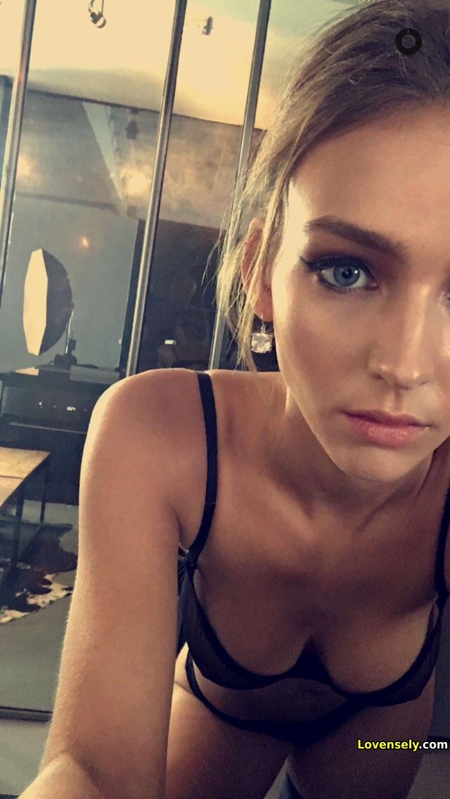 naughty  🔥
#xnxx #xxx #sfwnude #safeforworkporn