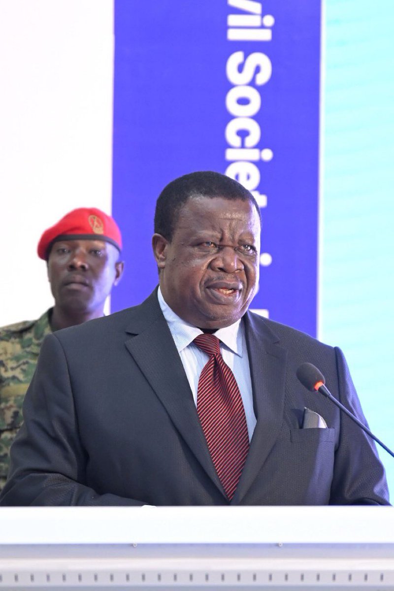 SarahBireete's tweet image. ICYMI: Guest of Honor Speech by @otafiire_k, Key Note Address by @FredMuhumuza8 and panel discussion with Steven Okello from @NGObureau, @druhweza, Sheila Nshemwreirwe from @PSF_Uganda and @SarahBireete 👇

#CSOConvention2023 youtube.com/live/yFP7avDYG… @CivicSpaceTV @giz_uganda